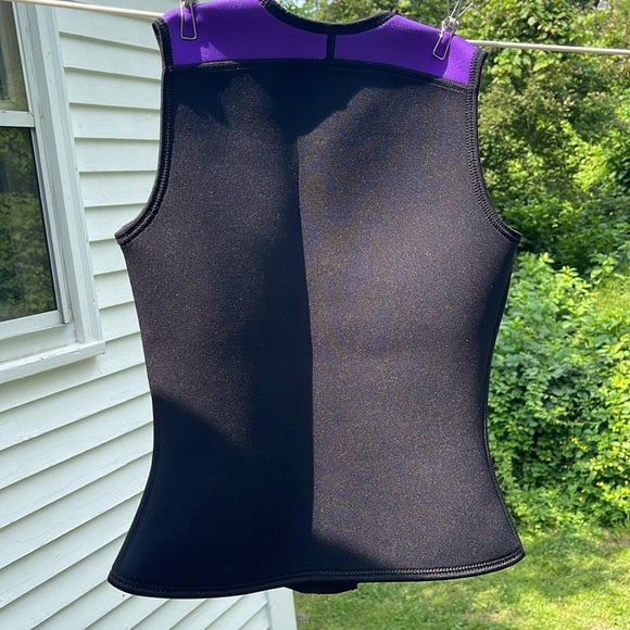 NeoSport 2.5mm Women's Front Zip Vest Wetsuit 4 Black/Purple - Picture 5 of 5